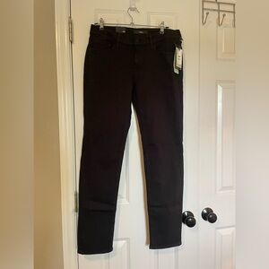 Womens black boyfriend cut jean. NWT. 30/32